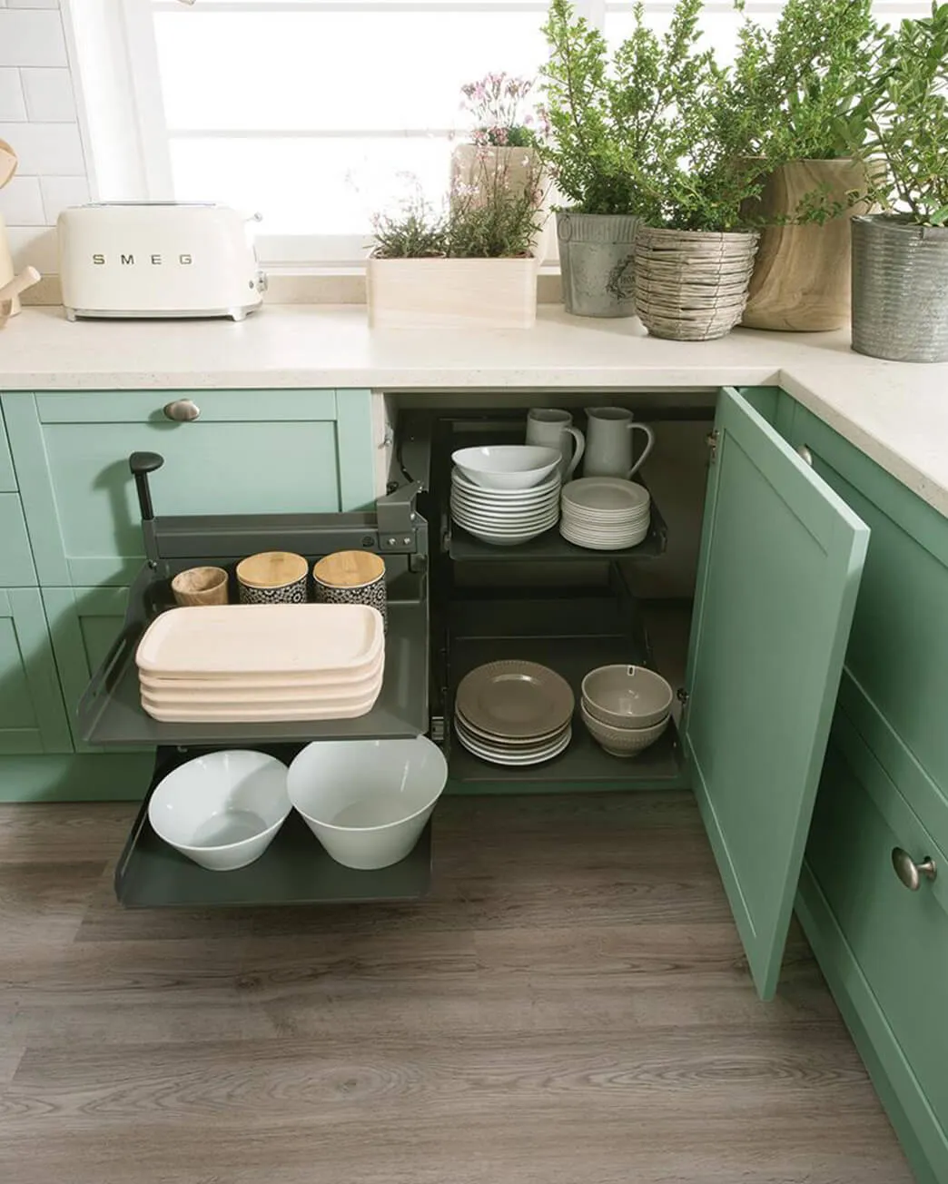 Comfort Pull-Out Corner Base Unit