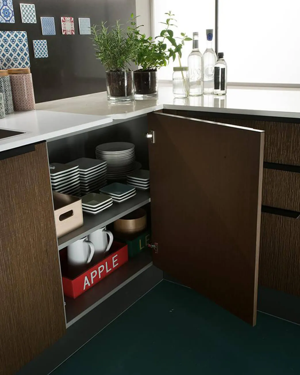 Corner Base Unit