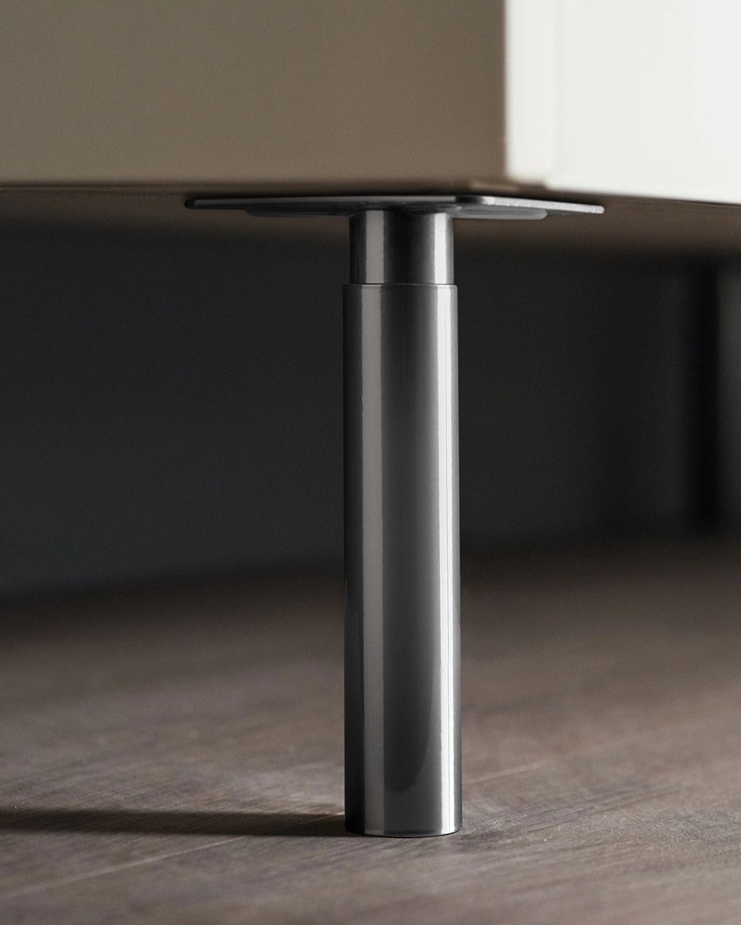 Chrome Metal Leg