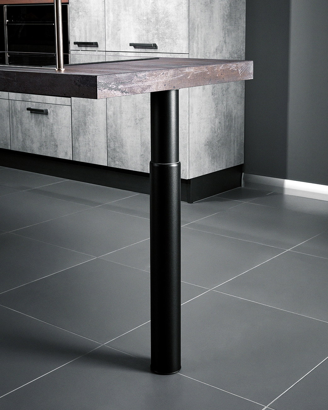Height Adjustable Black Leg