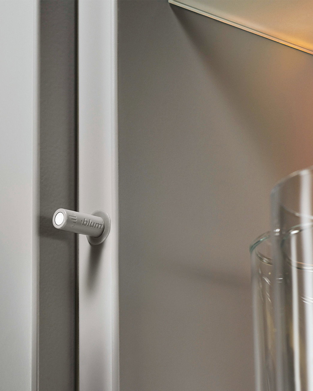 Wall Unit with Push-Pull Opening